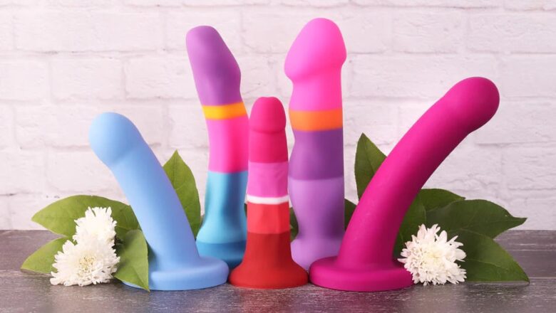 A Comprehensive Guide to Choosing the Right Dildo for You